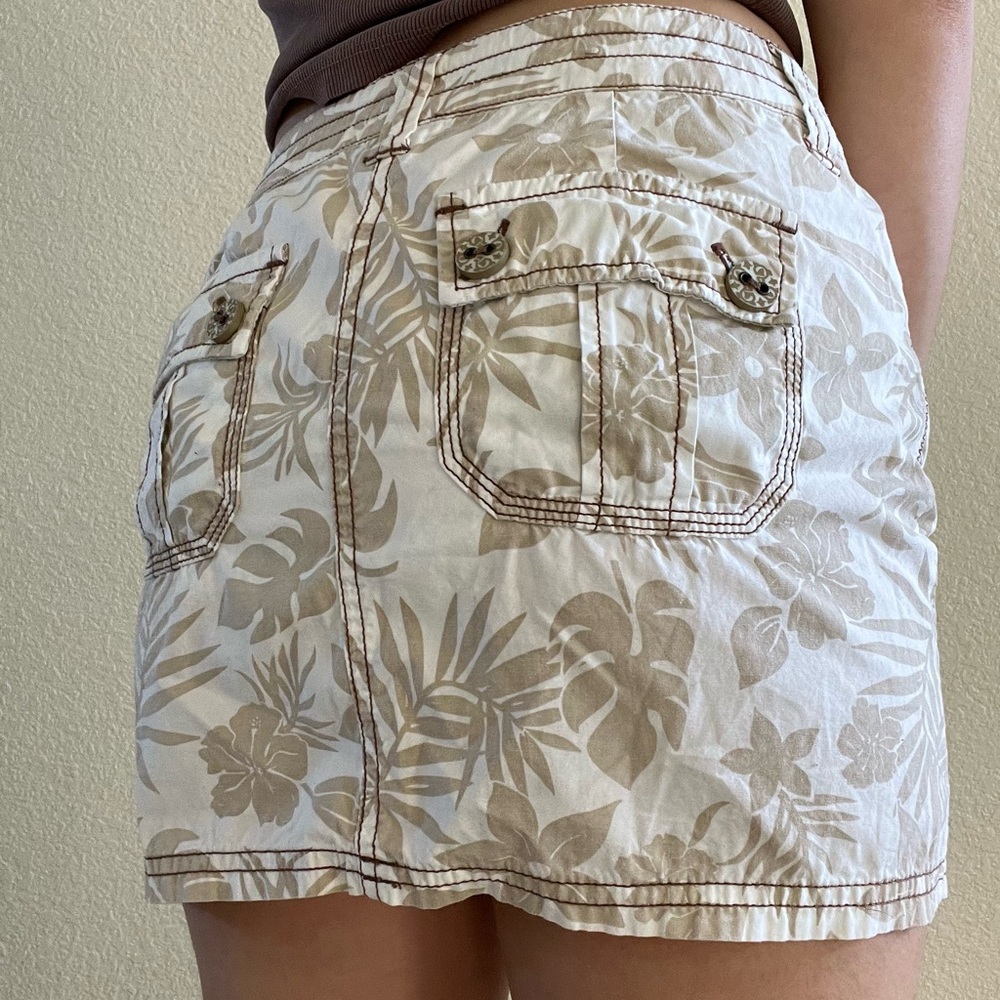 Y2K Floral Neutral Beige Hawaiian Mini Cargo Skirt - Picture 2 of 3